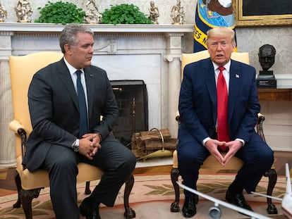 El presidente de Colombia, Iván Duque, visita a su homologo estadounidense, Donald Trump, en la oficina oval de la Casa Blanca.