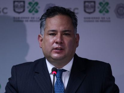 Santiago Nieto durante una conferencia de prensa el 13 de octubre de 2021.