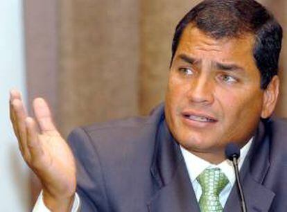 En la imagen un registro del presidente de Ecuador, Rafael Correa, quien afirmó que su Administración tiene bien claras las "líneas rojas" de un acuerdo con la UE, como el que se refiere a compras públicas y otros aspectos de la negociación en los que no está dispuesto a ceder. EFE/Archivo