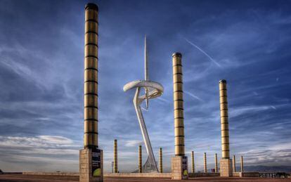 Torre de telecomunicaciones en el Anillo Olímpico de Montjuïc, en Barcelona, diseñada por Santiago Calatrava.