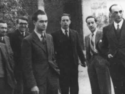 Faustino Antonio Camazón, tercero por la derecha, con los criptógrafos polacos que trabajaron para el servicio de inteligencia francés.