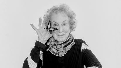 La escritora Margaret Atwood en su estudio de Toronto (Canadá), el 14 de noviembre.