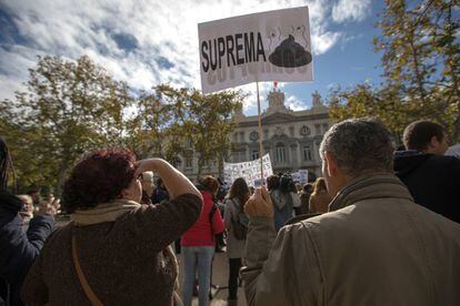 Protesta frente al Tribunal Supremo por la sentencia sobre la AJD Madrid.