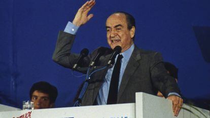 Constantine Mitsotakis, durante un acto electoral en abril de 1990.