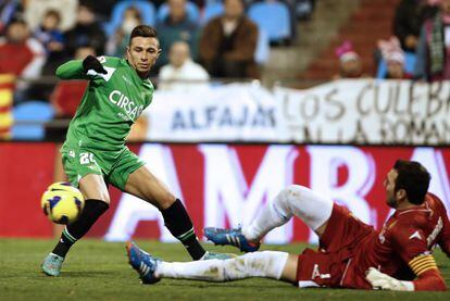 Roberto, con el Zaragoza ante el Betis.
