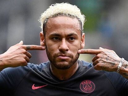 Neymar, en la previa de un partido del París Saint Germain.