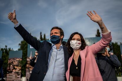 Pablo Casado e Isabel Díaz Ayuso, en el acto de cierre de campaña del PP, el pasado domingo.
