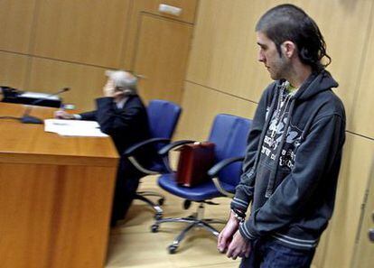 El joven acusado de matar a sus padres, durante la vista celebrada hoy en la Audiencia de Valencia.