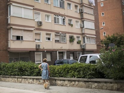 Bloc de pisos a Cornellà on vivia Abdelouahab Taib.