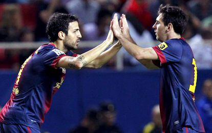 Messi y Cesc Fábregas celebran el primer gol del equipo blaugrana,