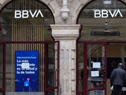 Sucursal bancaria de BBVA en Valladolid. EFE/Nacho Gallego/Archivo