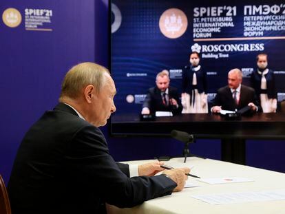 El presidente ruso, Vladímir Putin, el pasado jueves en uno de los actos virtuales organizados por el Foro de San Petersburgo.