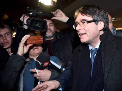 Carles Puigdemont este lunes a su llegada al aeropuerto de Copenhague.