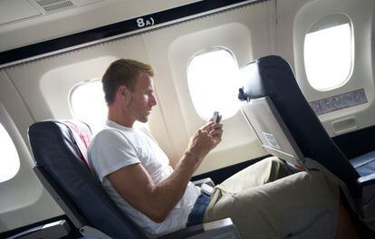 El uso de peque&ntilde;os aparatos electr&oacute;nicos estar&aacute; permitido en todo el vuelo, pero sin Internet. 