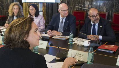 Colau y Buch durante la Junta de Seguridad en el Ayuntamiento