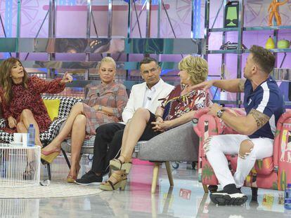 Desde la izquierda, Gema López, Belén Esteban, Jorge Javier Vázquez, Mila Ximénez y Rafa Mora, en 'Sálvame'.