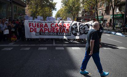 Manifestación contra las casas de apuestas de Madrid en Bravo Murillo el pasado 6 de octubre. 