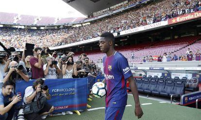 Dembélé, en su presentación en el Camp Nou.