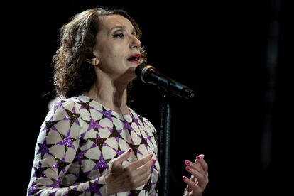 A moment of the recital of Luz Casal covered by the Real Filharmonía de Galicia.