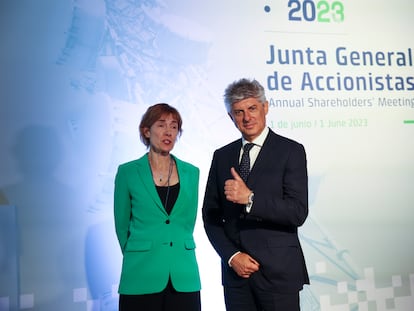 La presidenta de Cellnex, Anne Bouverot y El Consejero Delegado,  Marco Patuano, durante la junta de accionistas de 2023.