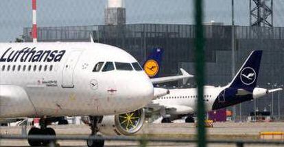 Aviones de Lufthansa en el aeropuerto de Fráncfort.