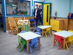 GRAF9136. MADRID, 03/09/2020.-El consejero de Educación y Juventud, Enrique Díaz Ossorio, ha visitado hoy la Escuela Infantil Gaia, en el distrito madrileño de Moratalaz, donde ha dado a conocer que la tasa de escolarización temprana se ha incrementado en la región, pasando del 52,7% del año pasado al 56,1% del curso 2020/21.-EFE/D.Sinova
