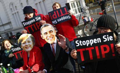 Protestas contra el TTIP en Hannover, coincidiendo con la visita del presidente de EEUU, el 24 de abril.