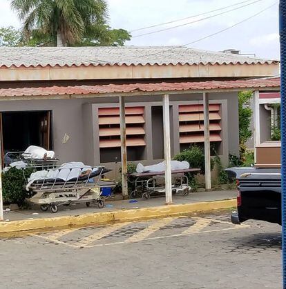 La morgue del hospital Alemán - Nicaragüense, sobrepasada por los cadáveres. 