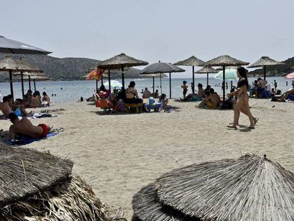 Grecia reabre las playas en el país aunque con restricciones por el coronavirus