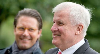 El jefe del Gobierno bávaro, Horst Seehofer, en primer plano