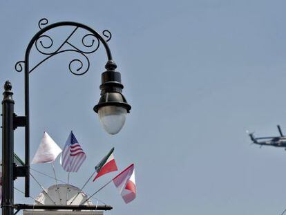 Un Black Hawk sobrevuela el ayuntamiento de Toluca.