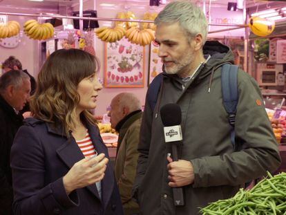 Begoña Rodrigo, Mikel López Iturriaga y dos señores que pasaban por ahí