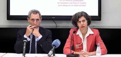 Juan Luís Rivero, consejero delegado de AB Azucarera, y Salomé Santos, directora de su área agrícola. J