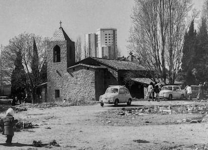 Els que es van comprar un pis fa mig segle segueixen al barri. fons documental hospital de bellvitge.