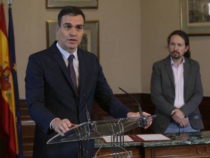 Pedro Sánchez y Pablo Iglesias, el pasado 12 de noviembre cuando anunciaron el acuerdo entre PSOE y Podemos. En vídeo, declaraciones de los dos líderes políticos tras firmar el acuerdo este lunes.