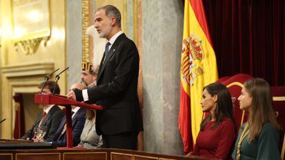 El rey Felipe VI pronuncia el discurso de apertura de la XV Legislatura de las Cortes Generales,este miércoles en el Congreso de los Diputados.