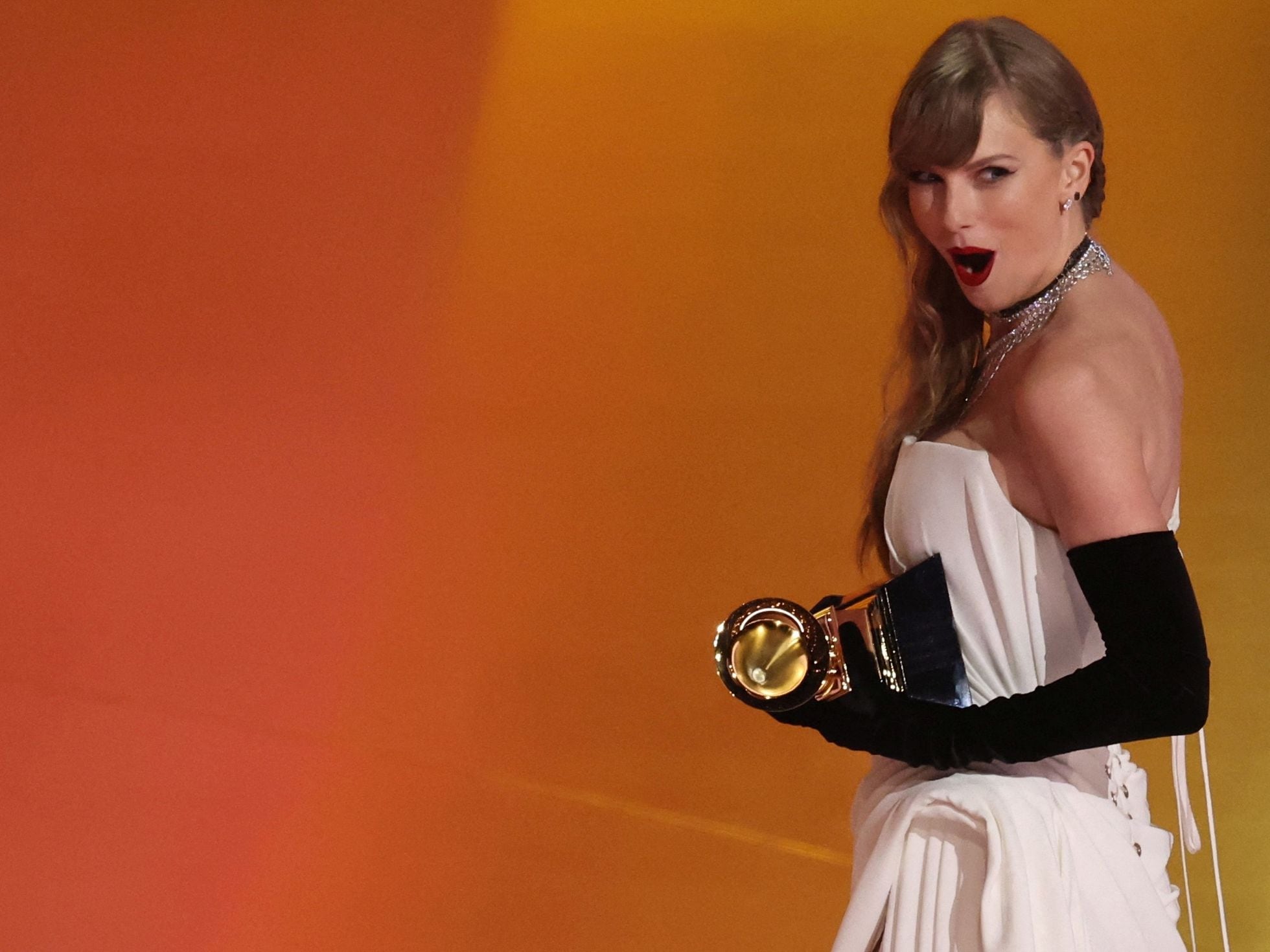 Taylor Swift hace historia en los Grammy de 2024 al lograr su cuarto galardón por el mejor álbum del año | Cultura | EL PAÍS