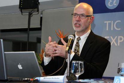 El experto estadounidense Nicholas Burbules, durante el Foro Latinoamericano de Educación celebrado en Buenos Aires.