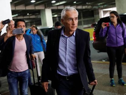 Jorge Ramos, el martes, en el aeropuerto de Caracas. En vídeo, el testimonio del periodista.