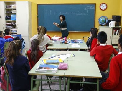 Clase del colegio p&uacute;blico Vasco N&uacute;&ntilde;ez de Balboa, con mayor&iacute;a de alumnos gitanos.