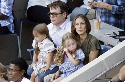 Sarah Jessica Parker y Matthew Broderick junto a sus hijas en el US Open de Tenis en Nueva York en 2013.