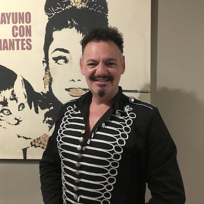 Juan Sánchez Pardo, dueño del salón Class peluqueros en Alcalá de Henares.