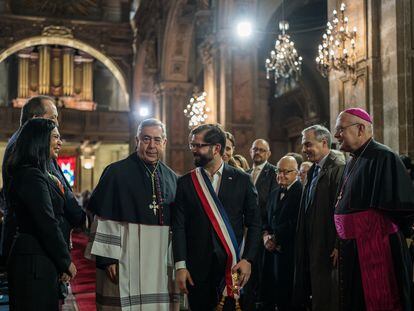 Gabriel Boric a su llegada a la Catedral metropolitana de Santiago para el Te Deum de este año.
