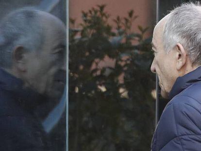 El exgobernador del Banco de España, Miguel Ángel Fernández Ordóñez, a su llegada a la Audiencia Nacional para declarar como investigado durante la instrucción del caso Bankia.