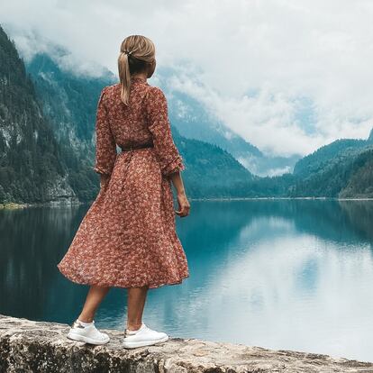 Diez vestidos largos de entretiempo, en varias tallas y estampados, a estrenar en otoño