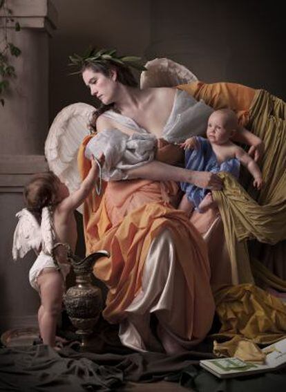 En 'Mantenlos dulces', 2010, de Maisie Maud Broadhead, el fotógrafo realiza una alegoría literal del cuadro barroco 'La riqueza', de Vouet, pintado en 1635.