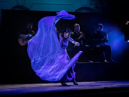 La bailadora Sara Baras inauguró el martes el Festival Jardins de Pedralbes, en Barcelona.