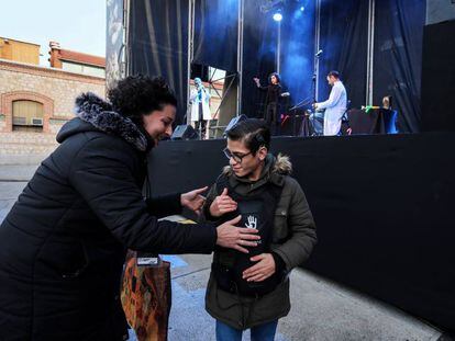 Sistema de escucha por vibración para personas sordas utilizadas en las actividades culturales de Navidad del Ayuntamiento de Madrid.
 