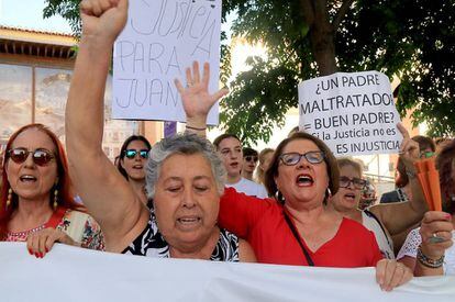 Manifestación de apoyo a Juana Rivas en Maracena (Granada).