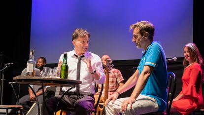 José Luis Sánchez y Jordi Cadellans, quienes interpretan a Moraes y Jobim, recrean una escena de la obra.